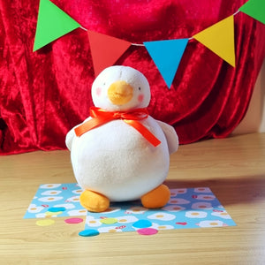 White duckie plush (approx. 14.5cm tall x 15cm long)